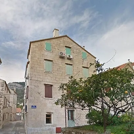 2429e Apartment *